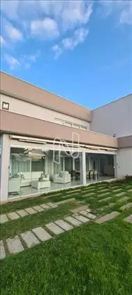 Casa mobiliada em condominio de campo 