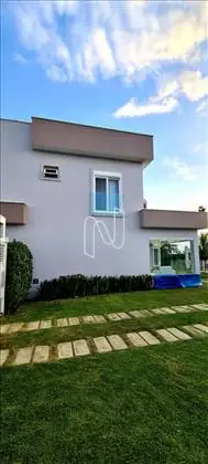 Casa mobiliada em condominio de campo 