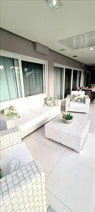 Casa mobiliada em condominio de campo 
