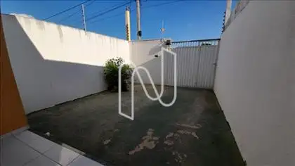 Casa 2Q com suíte no bairro Mangabeira 