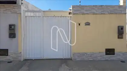Casa 2Q com suíte no bairro Mangabeira