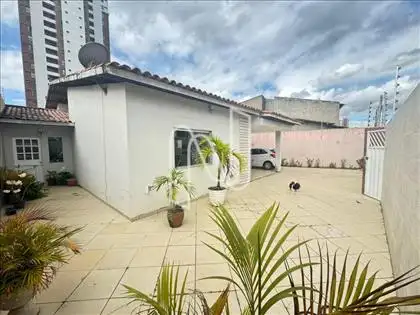 Casa pra venda no bairro Santa Monica 