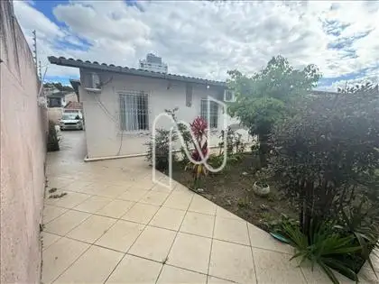 Casa pra venda no bairro Santa Monica  
