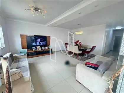  Casa pra venda no bairro Santa Monica 