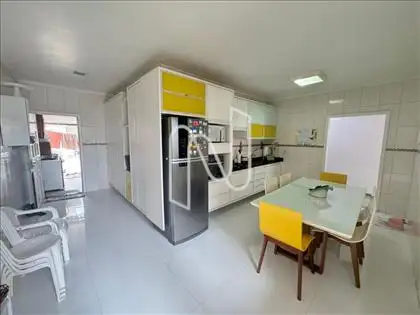Casa pra venda no bairro Santa Monica  