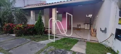  garagem, Jardim e Varanda