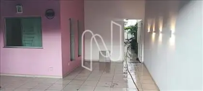  Garagem e Corredor Lateral