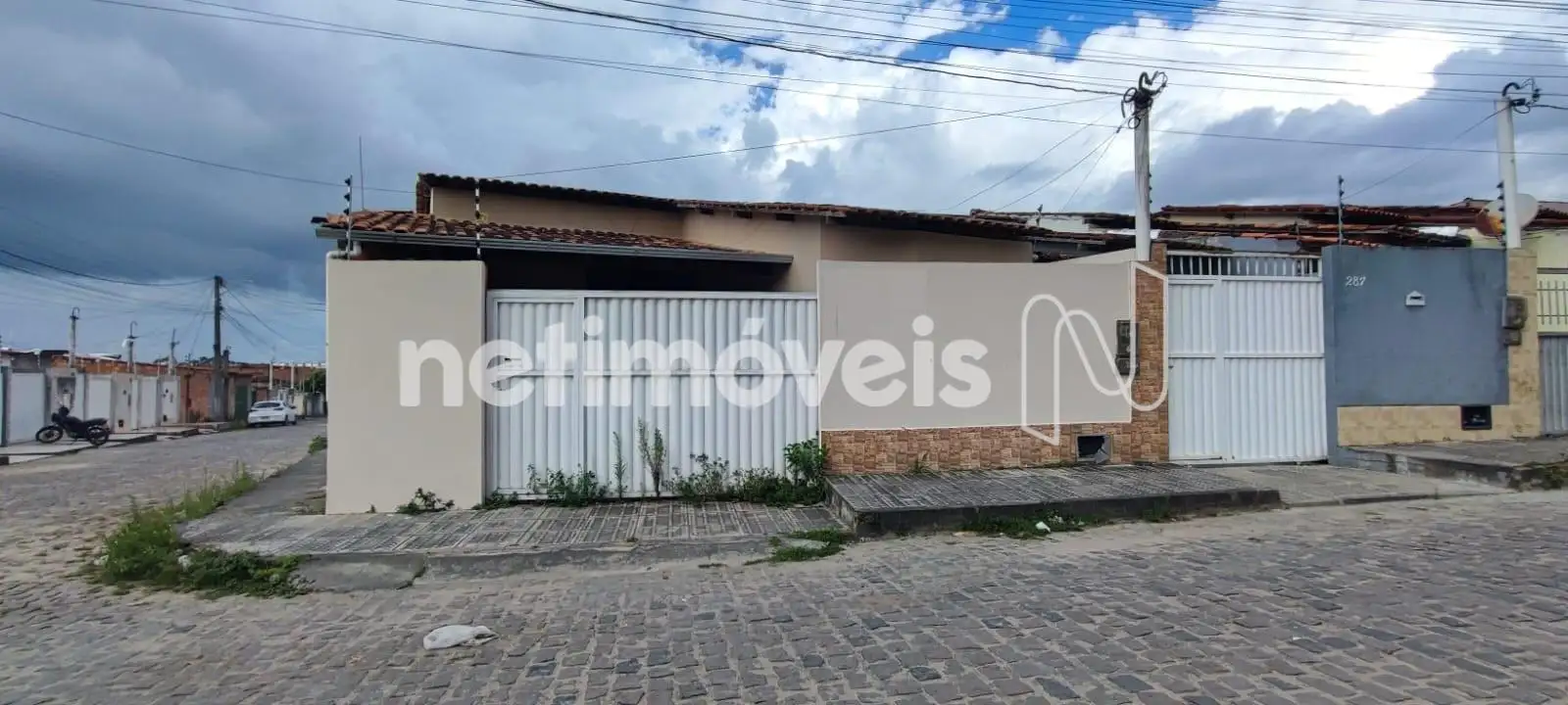  Casa com piscina a Venda bairro Conceição 