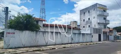   Casa e Prédio a Venda bairro Brasilia 