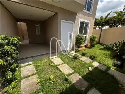 Quintal da Frente e Garagem 