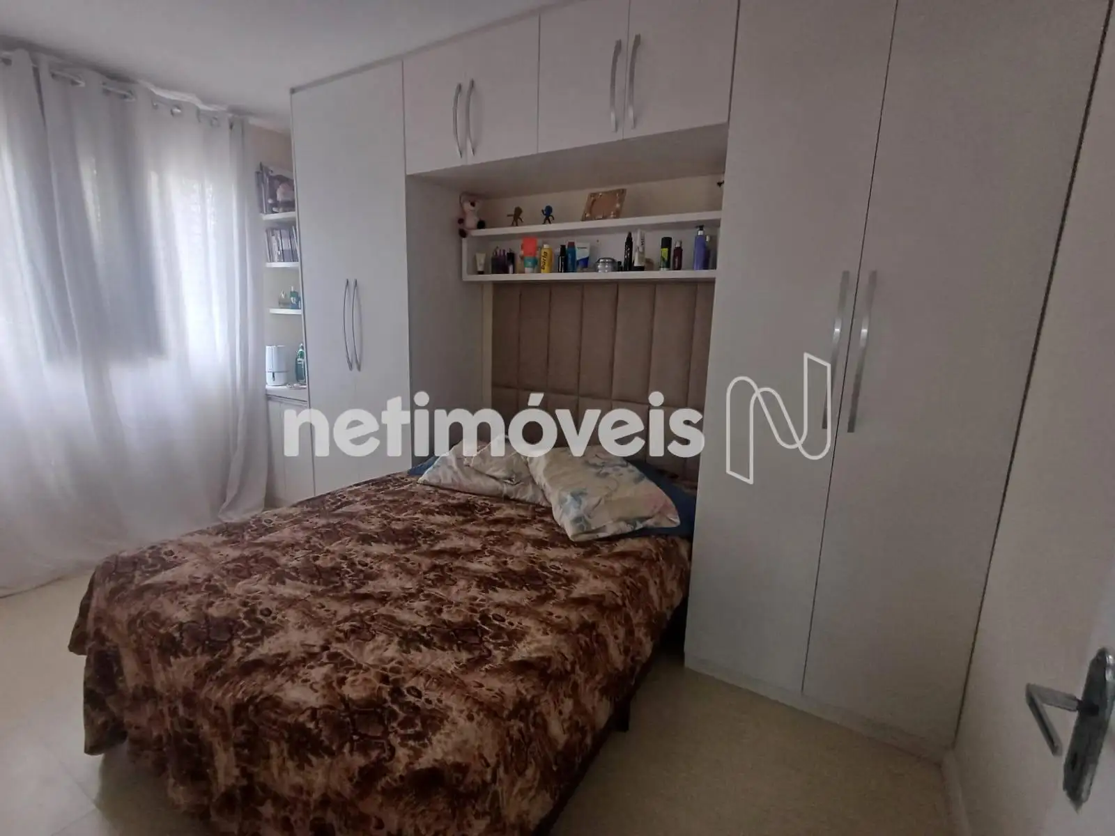 quarto com armário embutido 