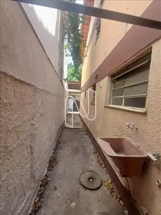 área de serviço e corredor  