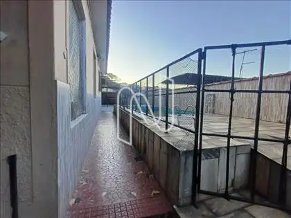 lateral da casa 