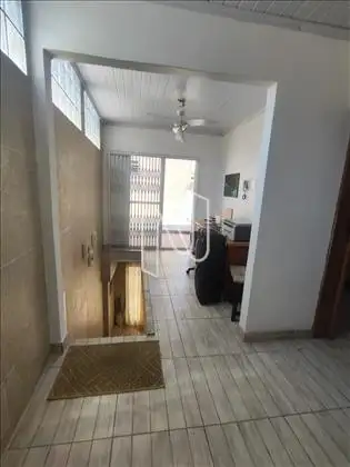 Espaço Home Office com acesso a varanda  