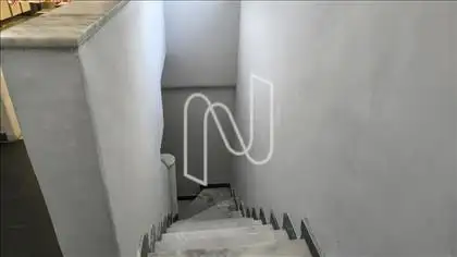 Escada de acesso principal a casa 