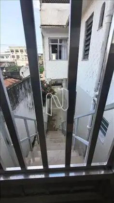 Escada de acesso a casa pelos fundos 