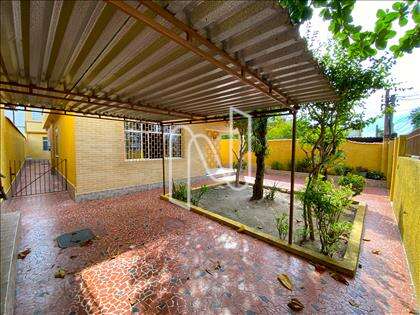 Garagem e Quintal da Frente 