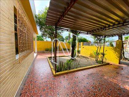  Garagem e Quintal da Frente 
