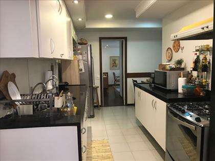 Cozinha com armários