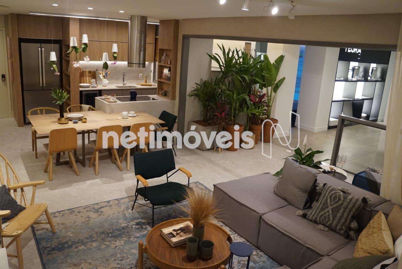 Sala ampla com cozinha integrada