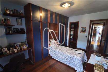 Quarto com suíte e closet 