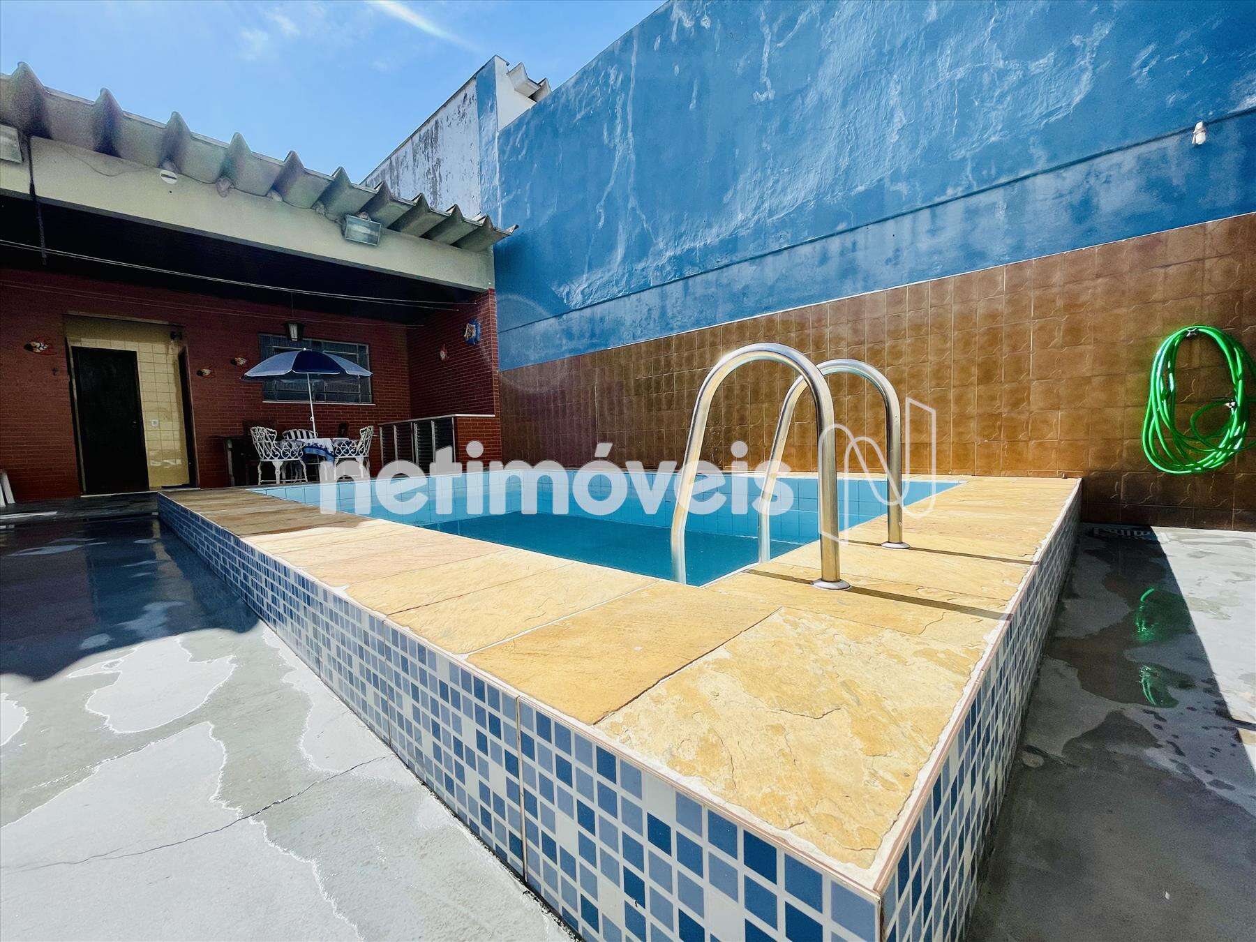 Piscina. 