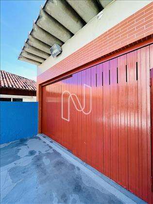 Garagem coberta/ espaço multiuso 