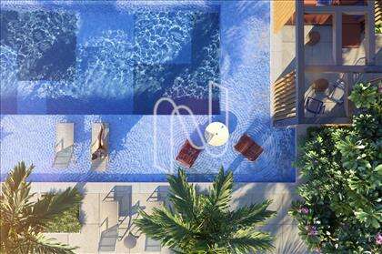 Piscina e deck molhado.