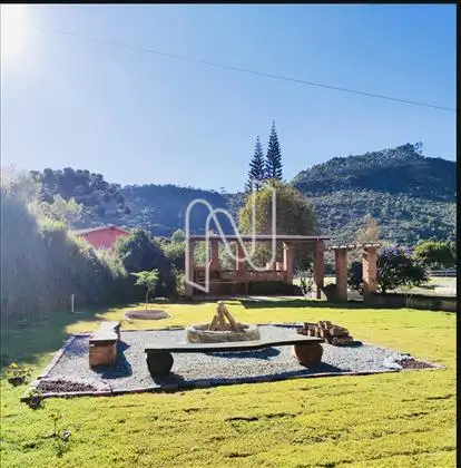 Lareira rústica/ lounge.