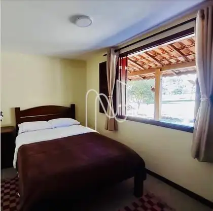 Quarto/sede.