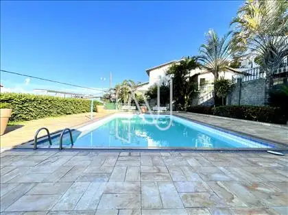 Piscina. 