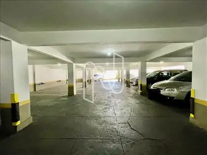Garagem.