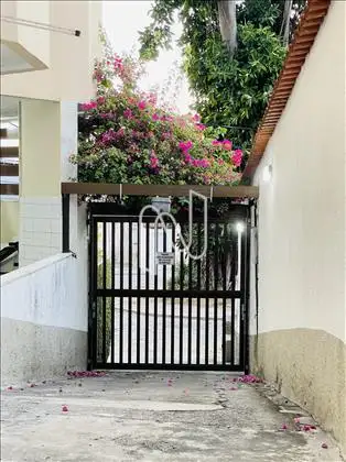 Acesso à garagem. 