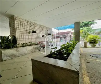 Acesso ao prédio.