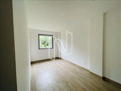 Acesso ao Quarto 2 suíte. 