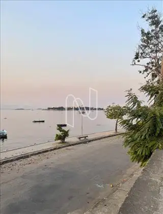 Praia da Engenhoca. 
