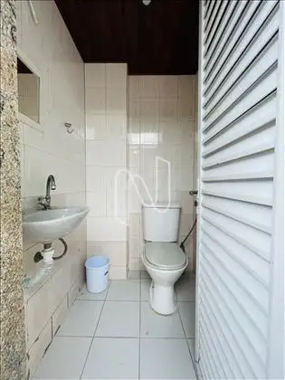 Banheiro de apoio terraço.