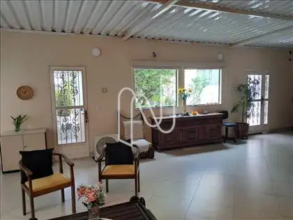 Sala grande podendo ser um salão de festa 