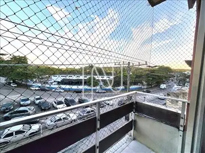 Lateral direita da varanda
