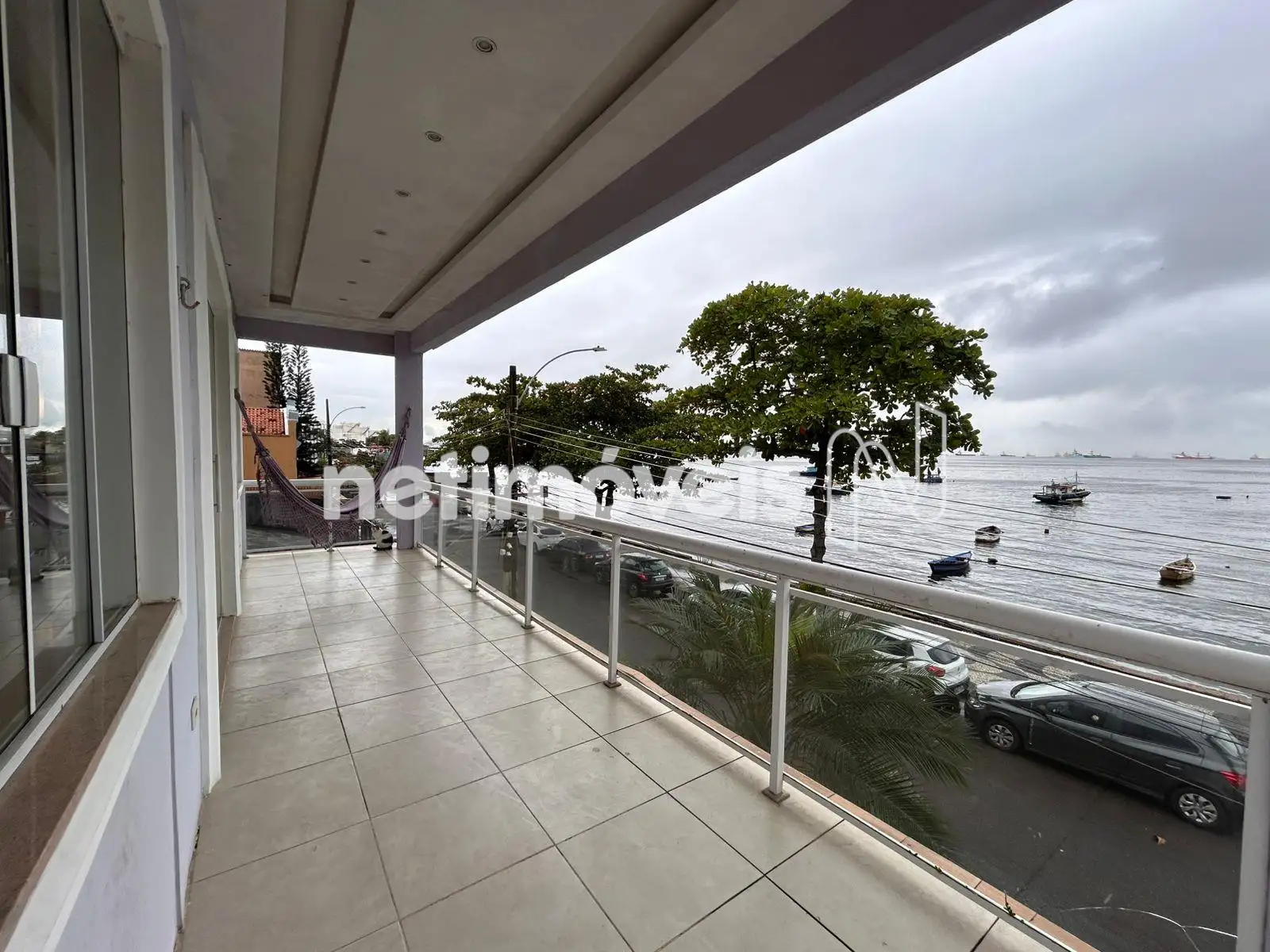  Varanda com vista para o mar
