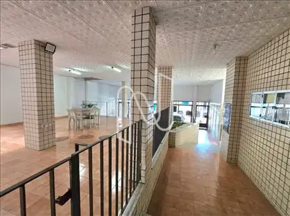 Vista para saída do prédio