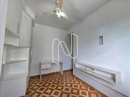 Quarto de lateral esquerda