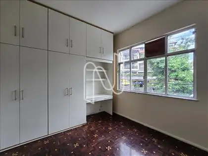 Quarto da frente 1