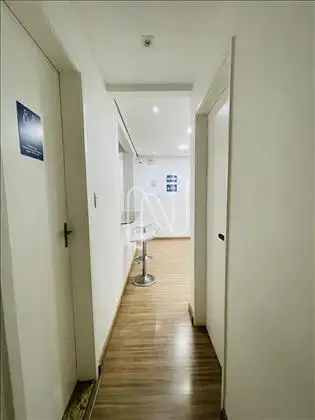 Sala/corredor interno.