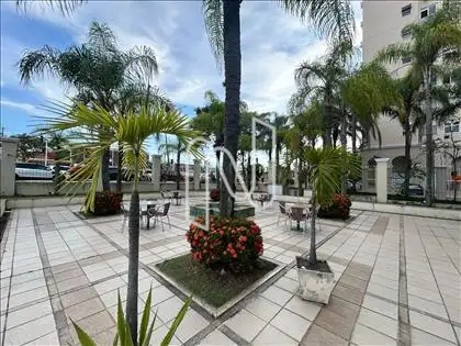 Área de lazer com restaurantes e playground