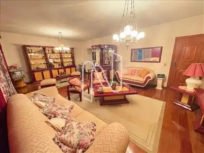 Sala em dois ambientes (estar e visita)