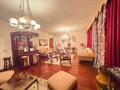 Sala em dois ambientes (estar e visita)