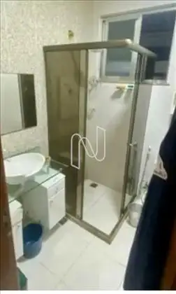Banheiro de funcionários.