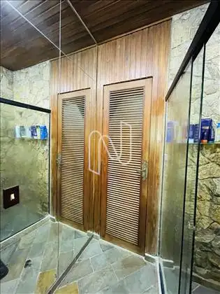 Banho/acesso ao closet/suite1. 