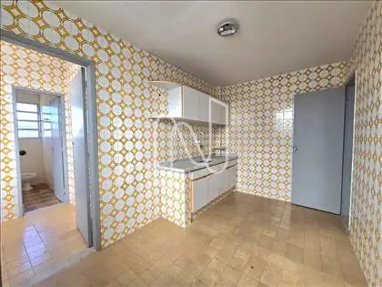 Visão da cozinha e área de serviço